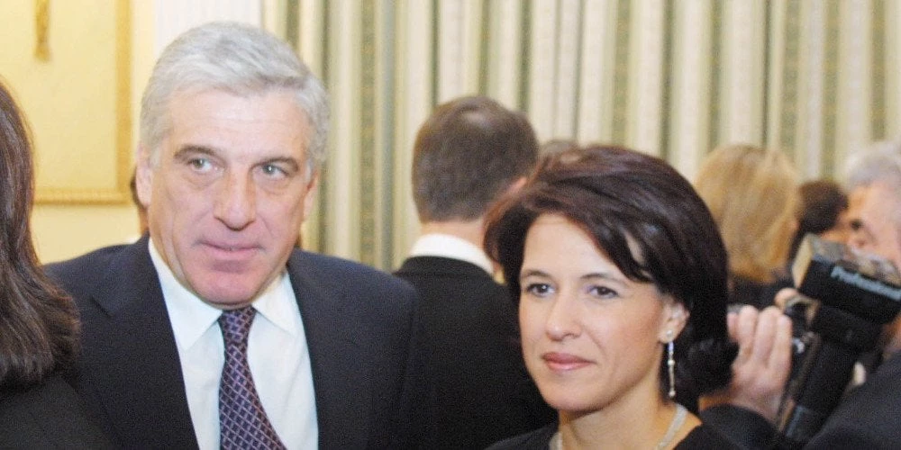 Ξεσπά η σύζυγος του Παπαντωνίου μέσα από το κελί: Ο άντρας μου είναι ένας τζέντλεμαν (βίντεο)